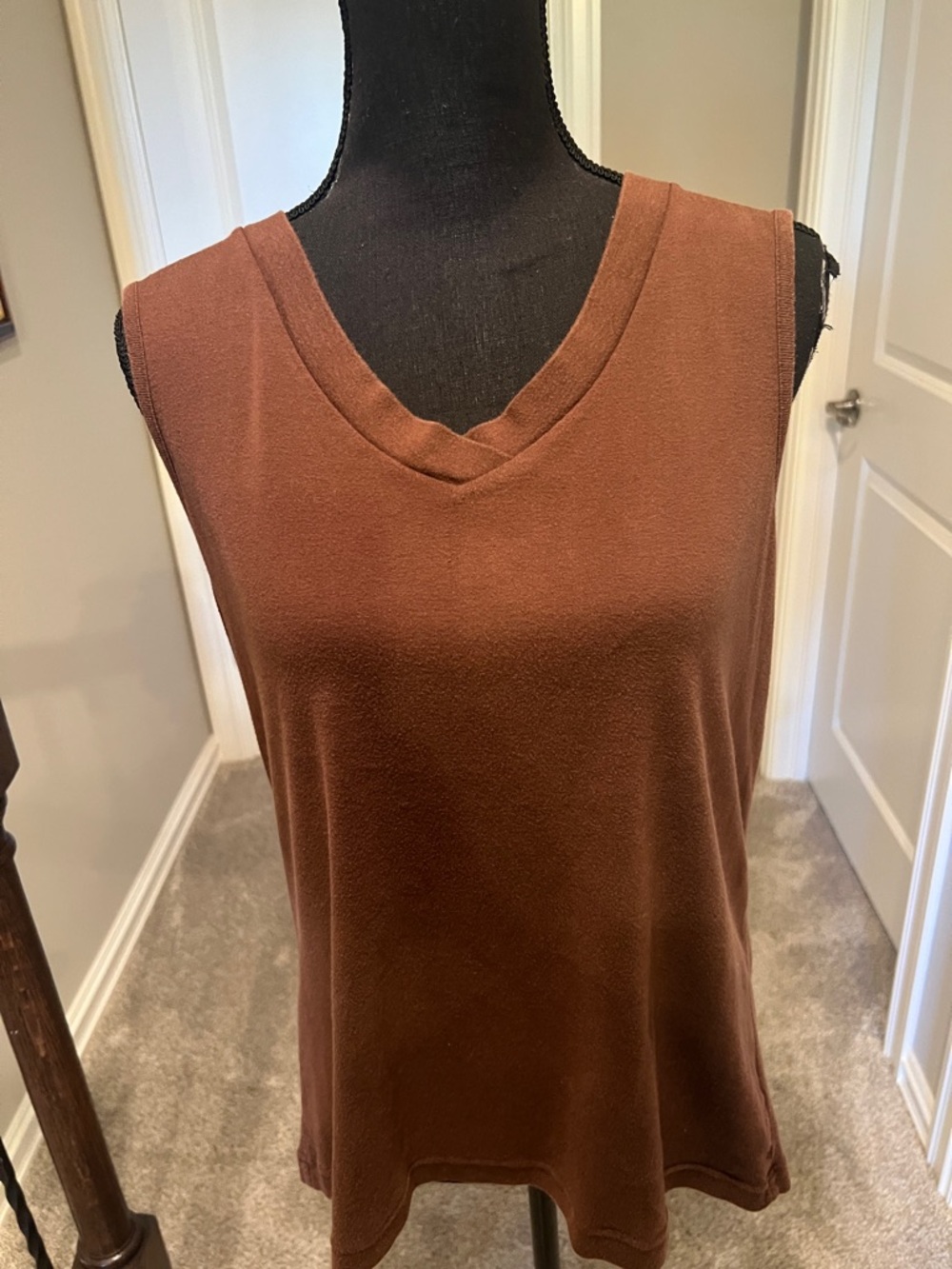 🎯White Stag Chocolate Brown V-Neck Sleeveless Tank